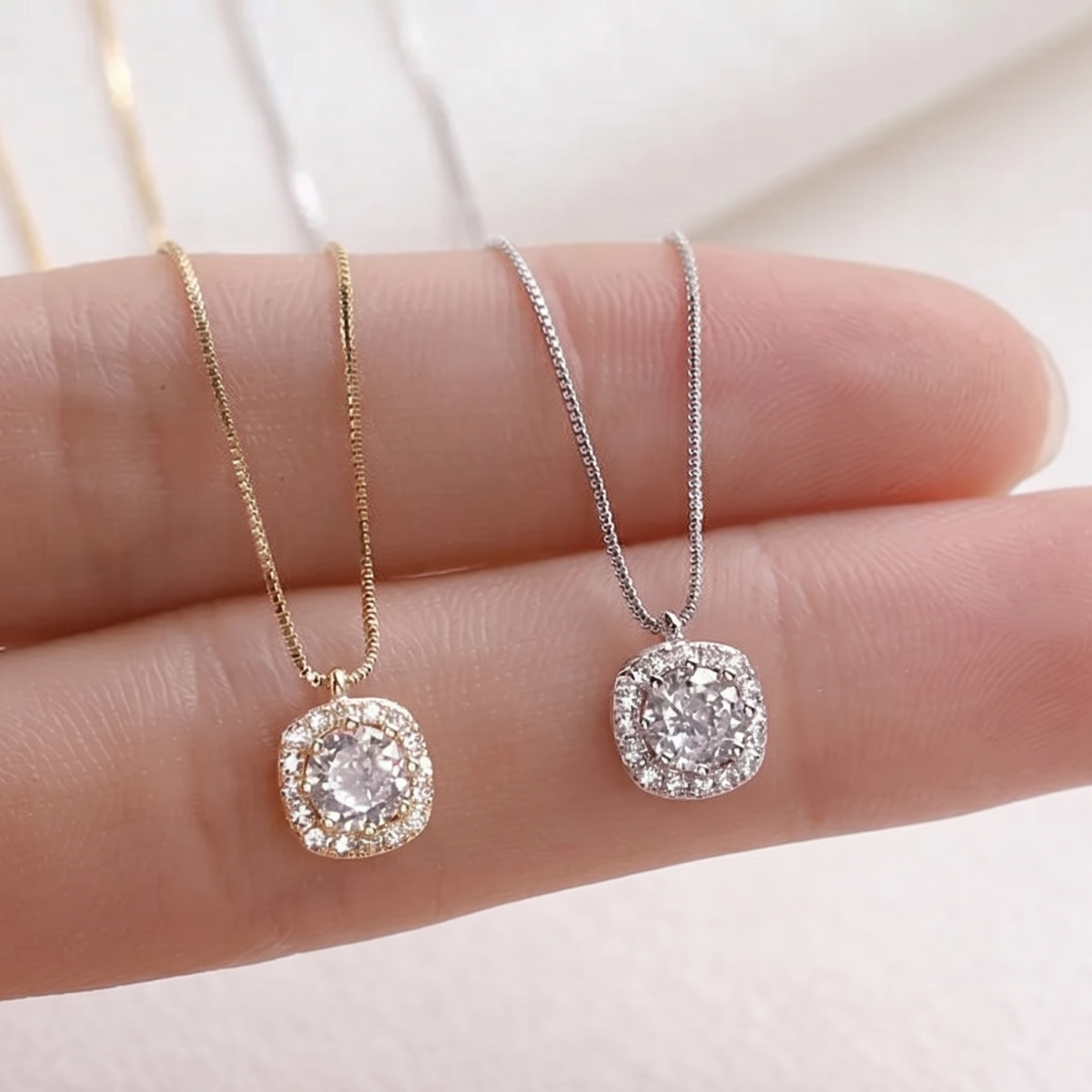 The Aris Pendant Necklace in Sterling Silver