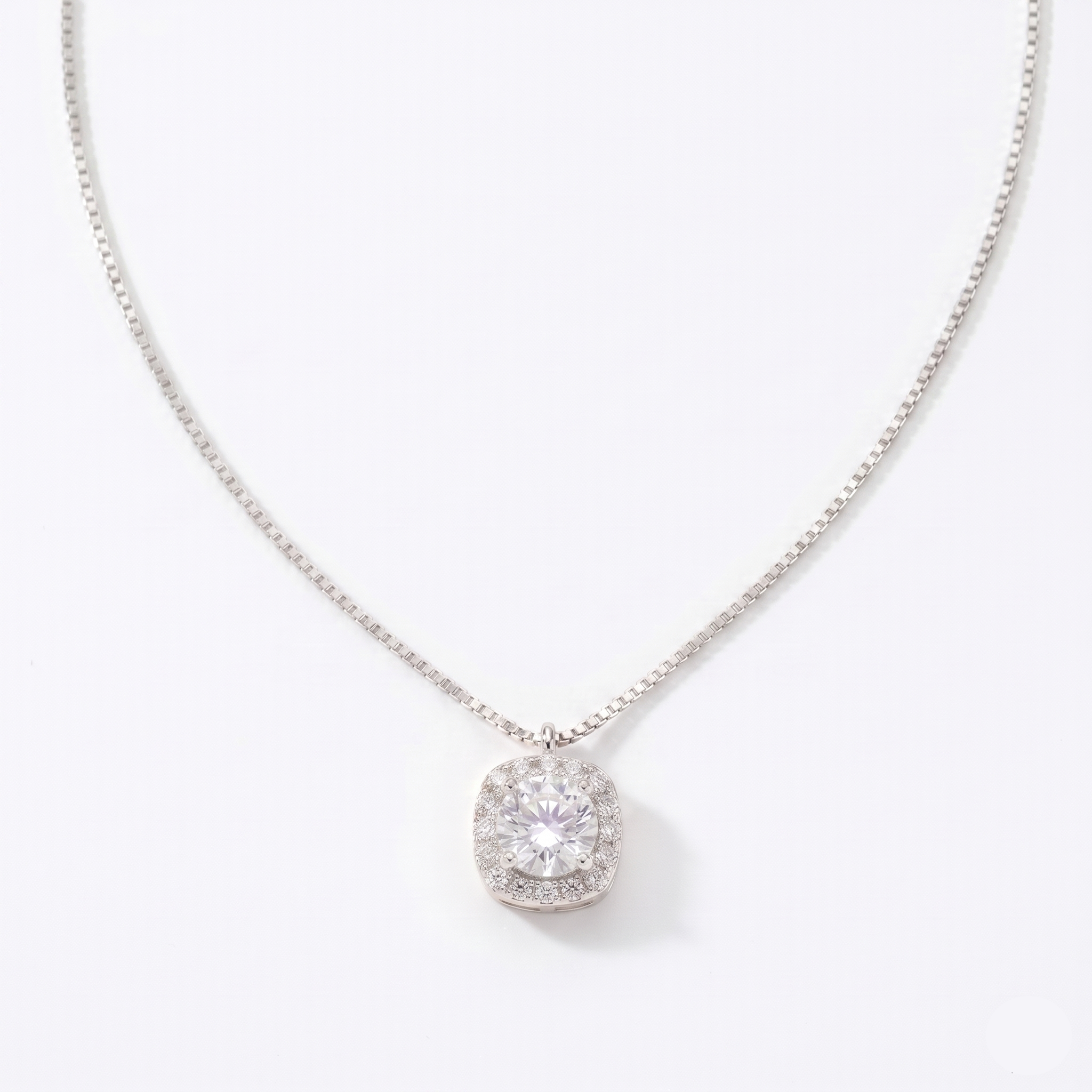 The Aris Pendant Necklace in Sterling Silver